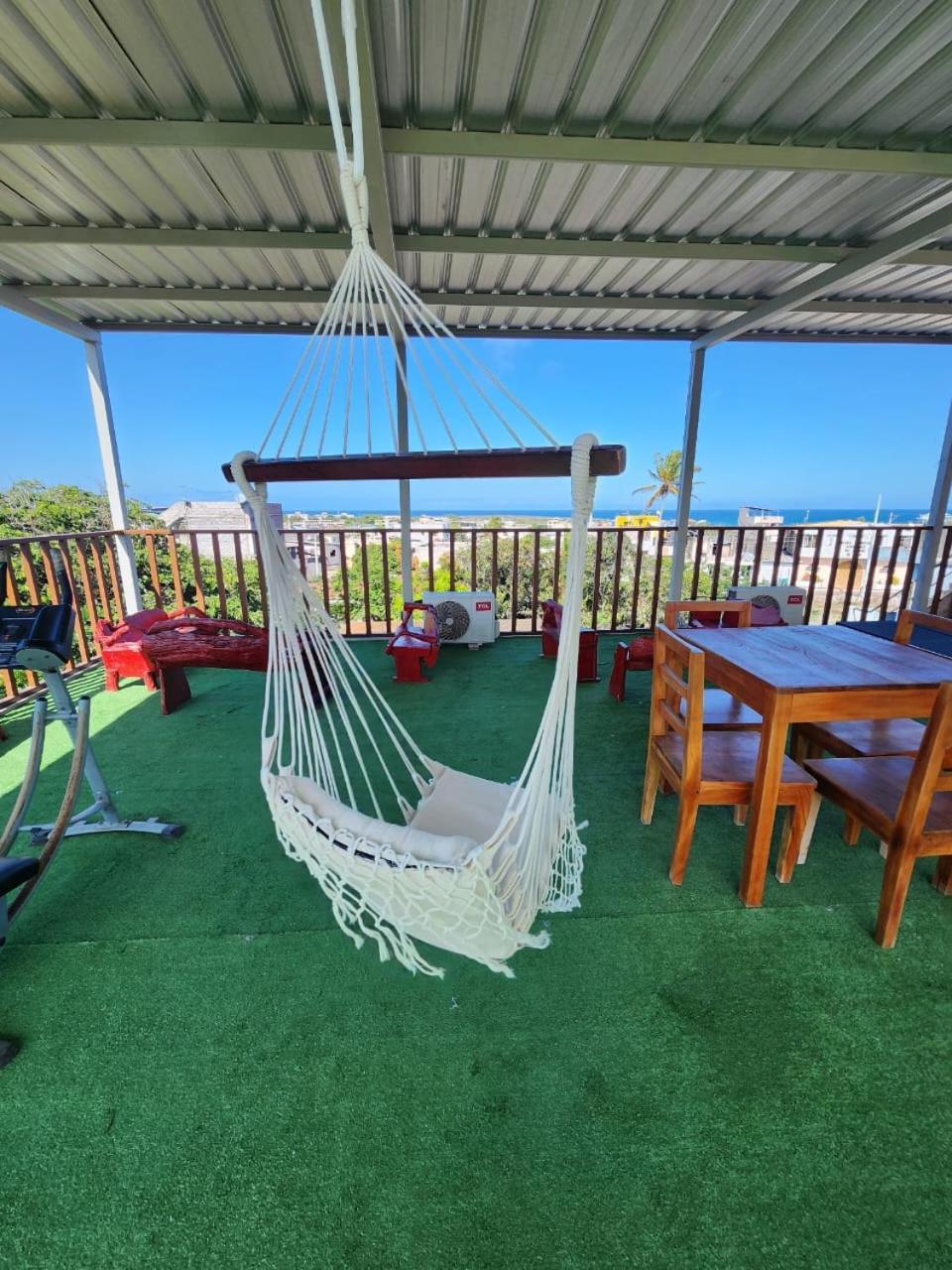 Hotel La Casa De Mi Sub à Puerto Baquerizo Moreno Extérieur photo